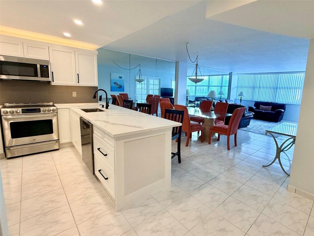 Photo of 800 SE 20th Avenue #203, Deerfield Beach, FL 33441 (MLS # F10531379)