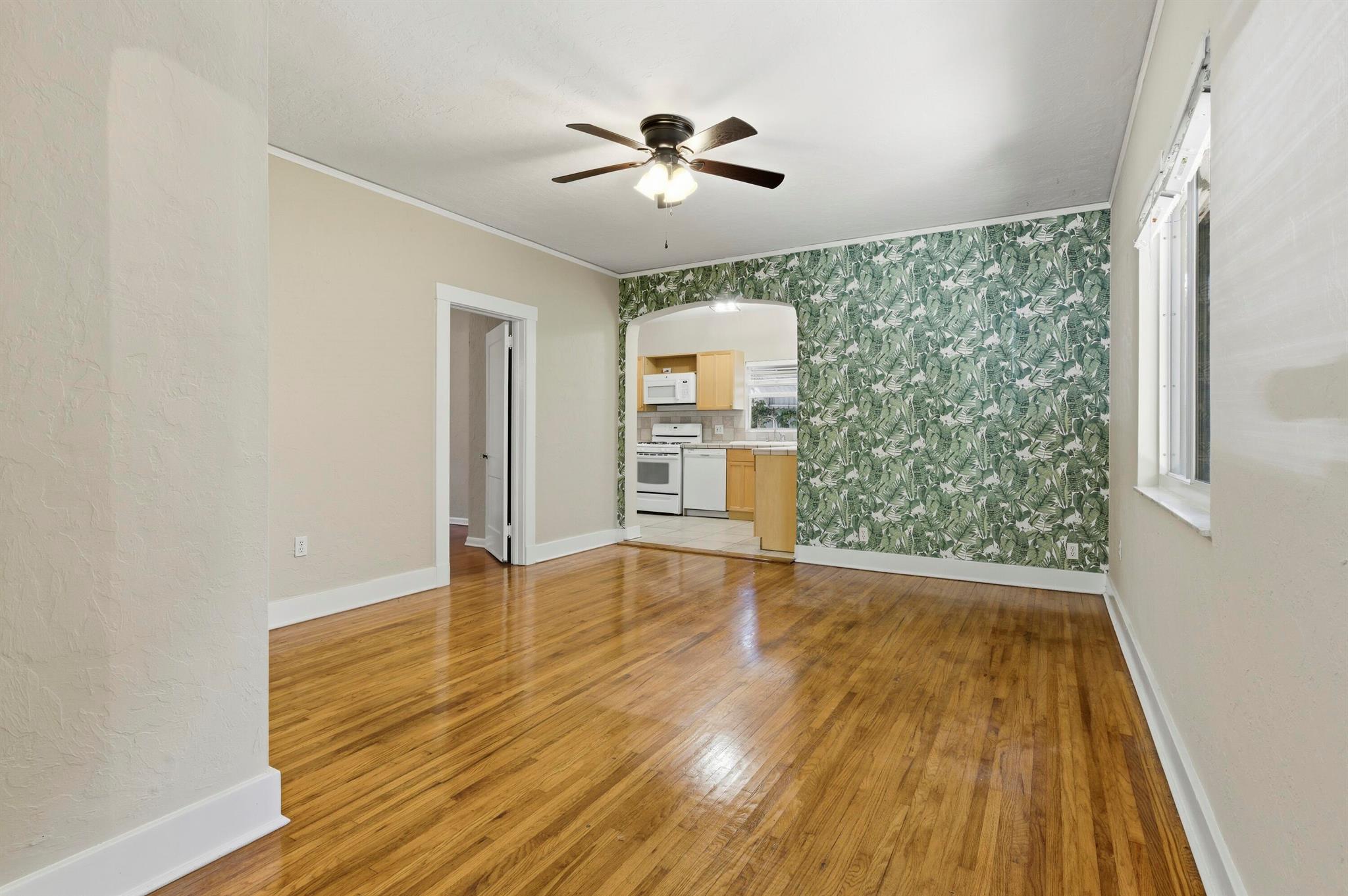 COLLEGE PARK - Residential