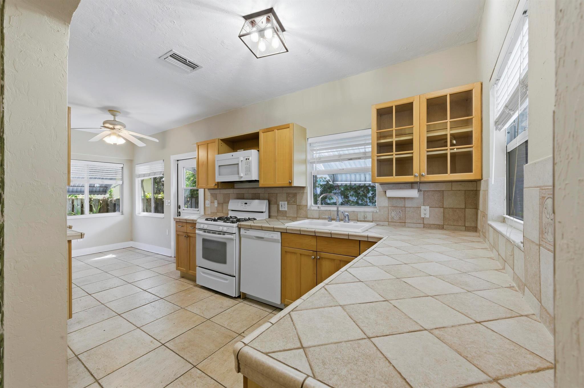 COLLEGE PARK - Residential