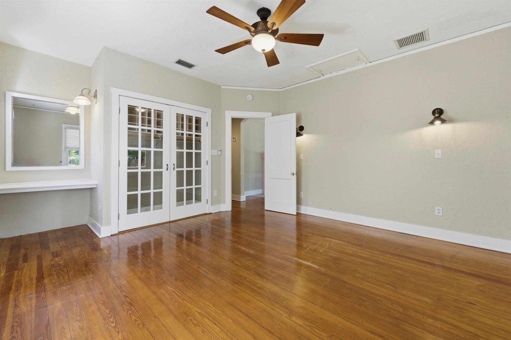 COLLEGE PARK - Residential