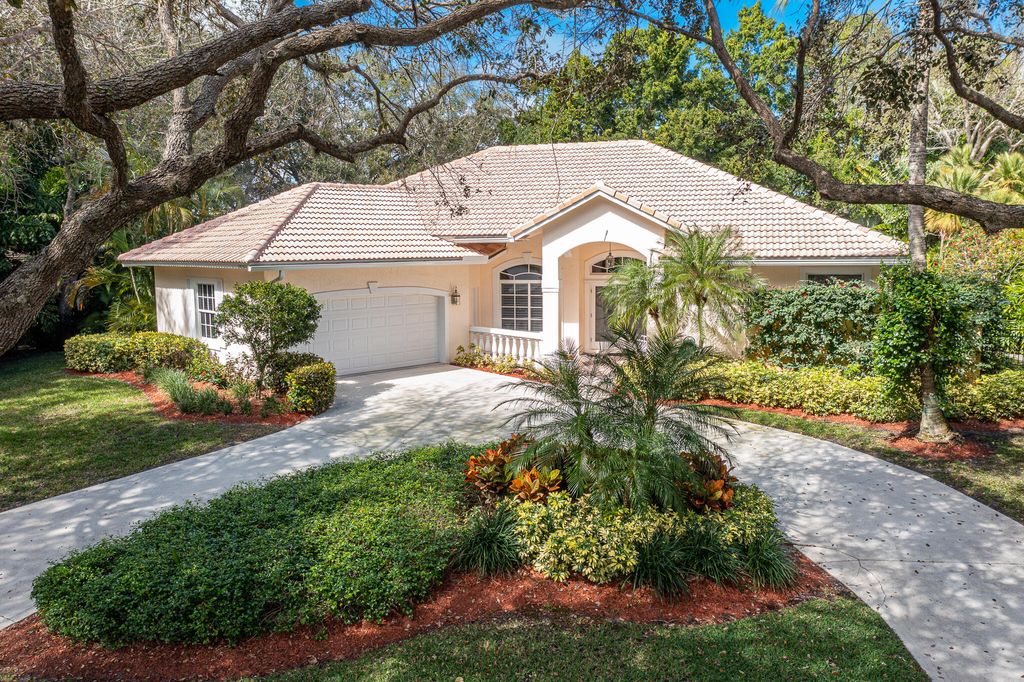 Photo of 18552 SE Heritage Drive, Tequesta, FL 33469 (MLS # R10779831)