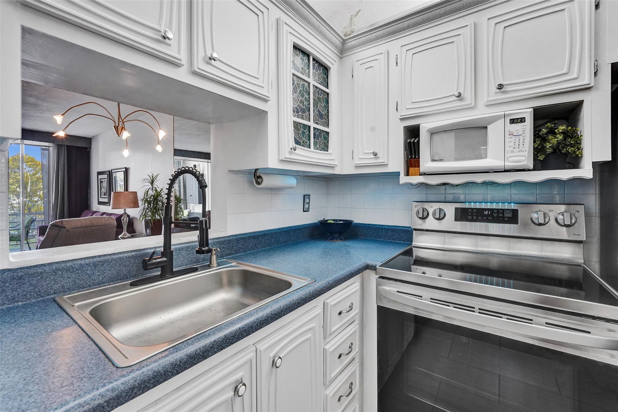 View photos, virtual tours, details... 2831 Somerset Dr 107