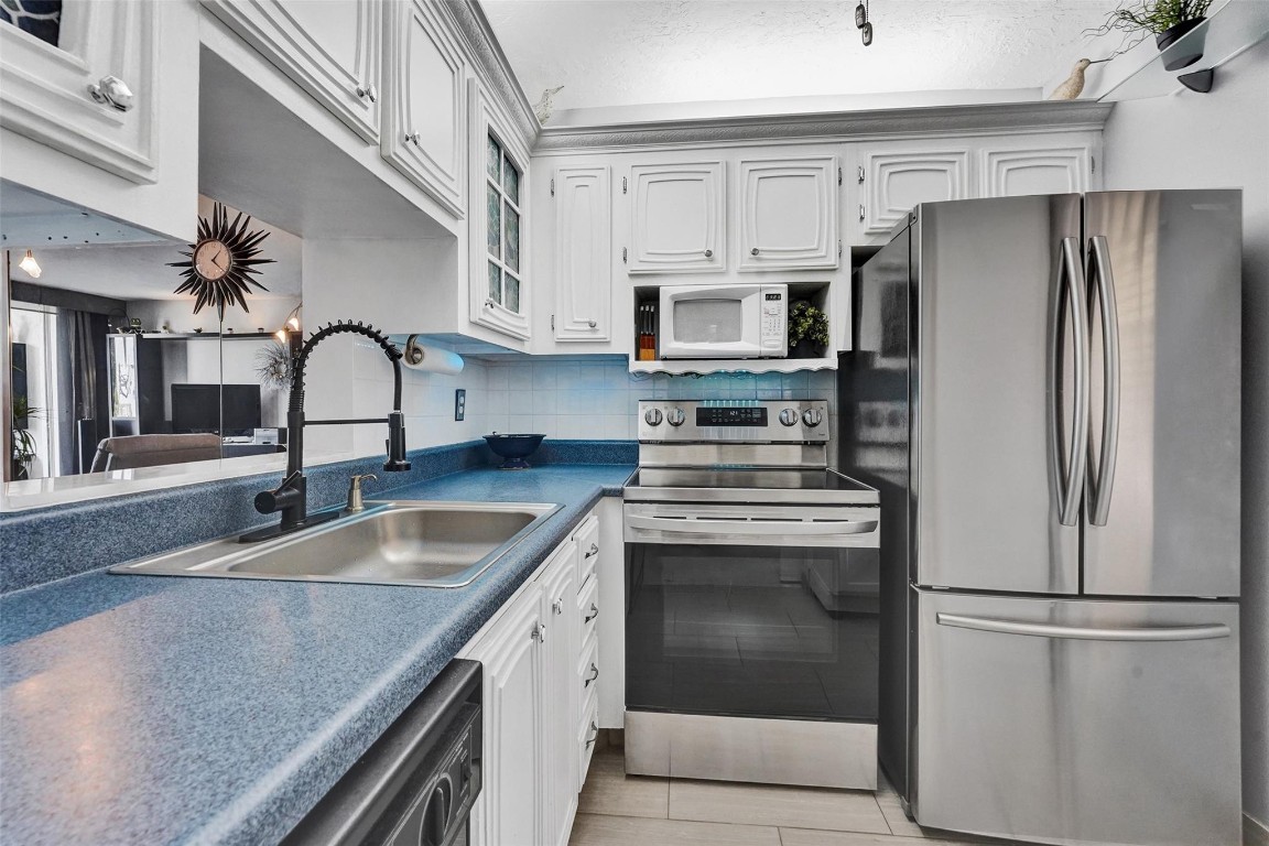 2831 Somerset Drive 107