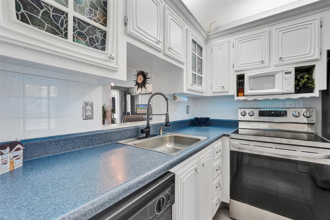 2831 Somerset Drive 107