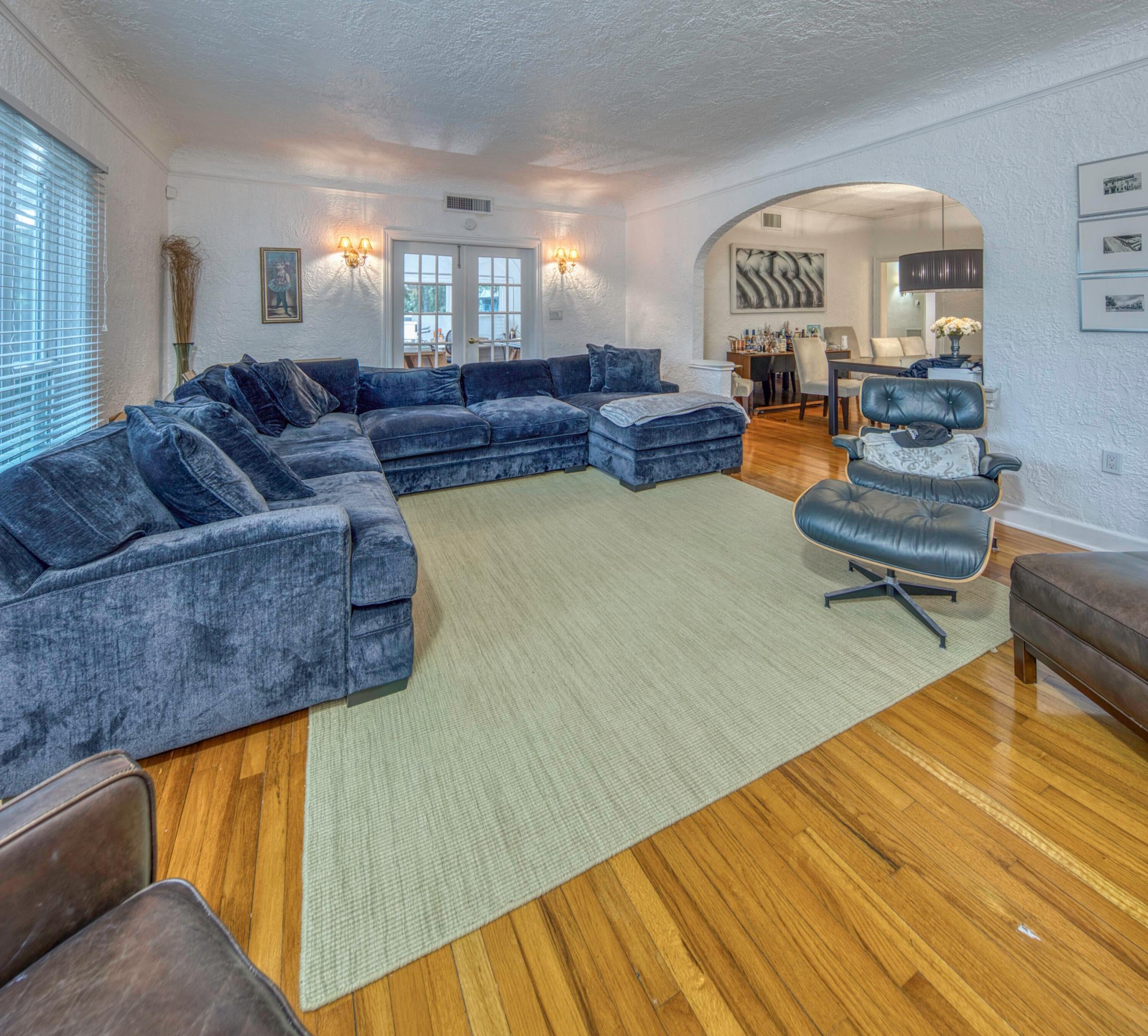 Properties 411 S FEDERAL Highway