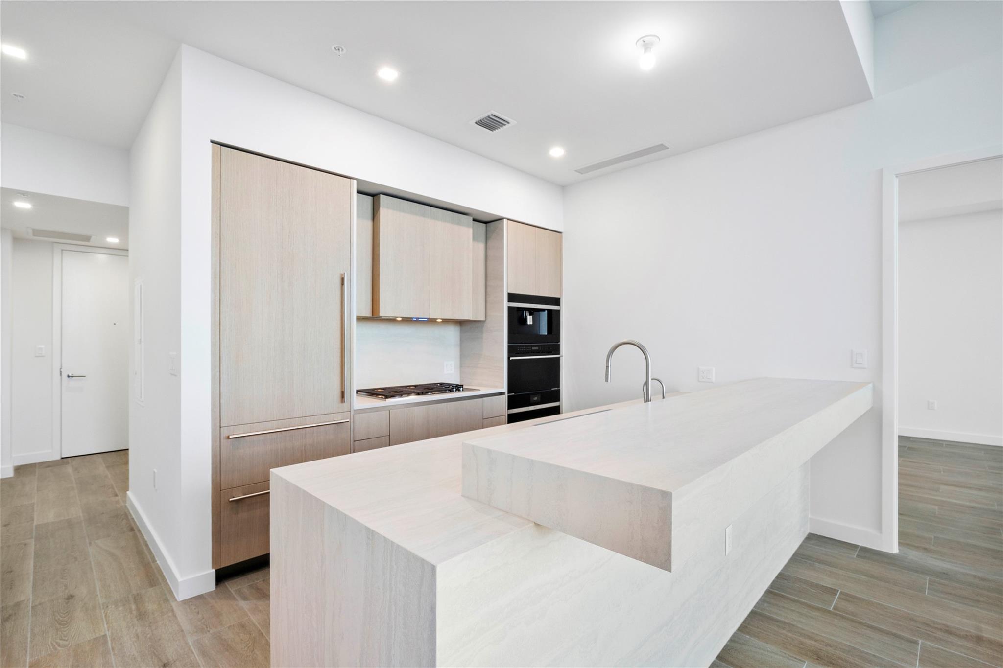 900 N Ocean 305, Pompano Beach, FL, 33062/$1,550,000 3 900 N Ocean 305