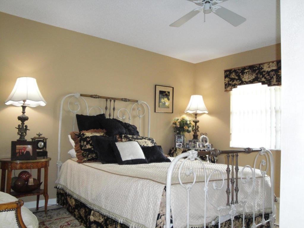 SOUTHPORT AT HUNTERS RUN CONDO - Residential