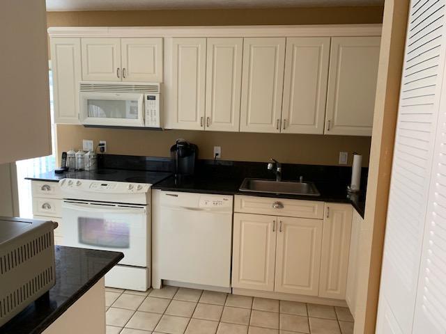 SOUTHPORT AT HUNTERS RUN CONDO - Residential