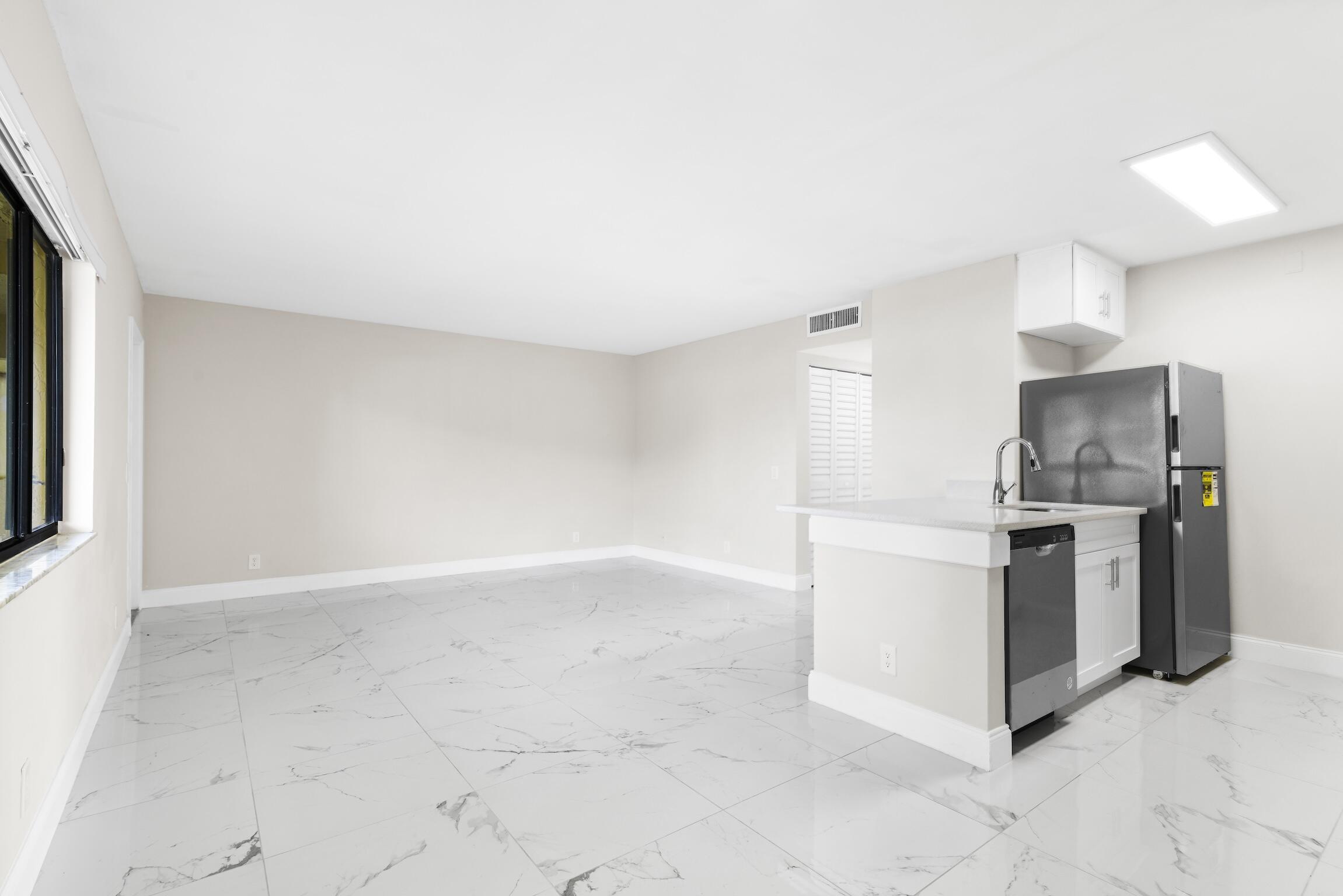 712 Meadows Circle