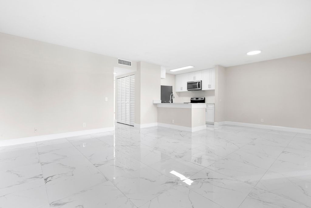 Photo of 712 Meadows Circle, Boynton Beach, FL 33436 (MLS # B26028969)