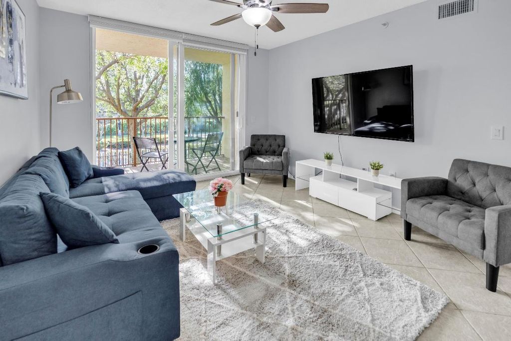 Photo of 214 Villa Circle #214, Boynton Beach, FL 33435 (MLS # R11105538)