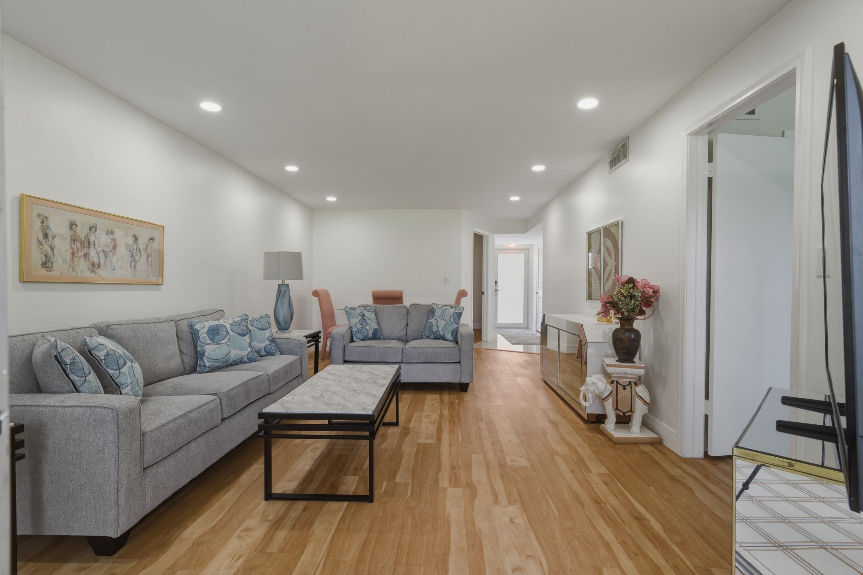 HOLLYBROOK GOLF - Residential Lease