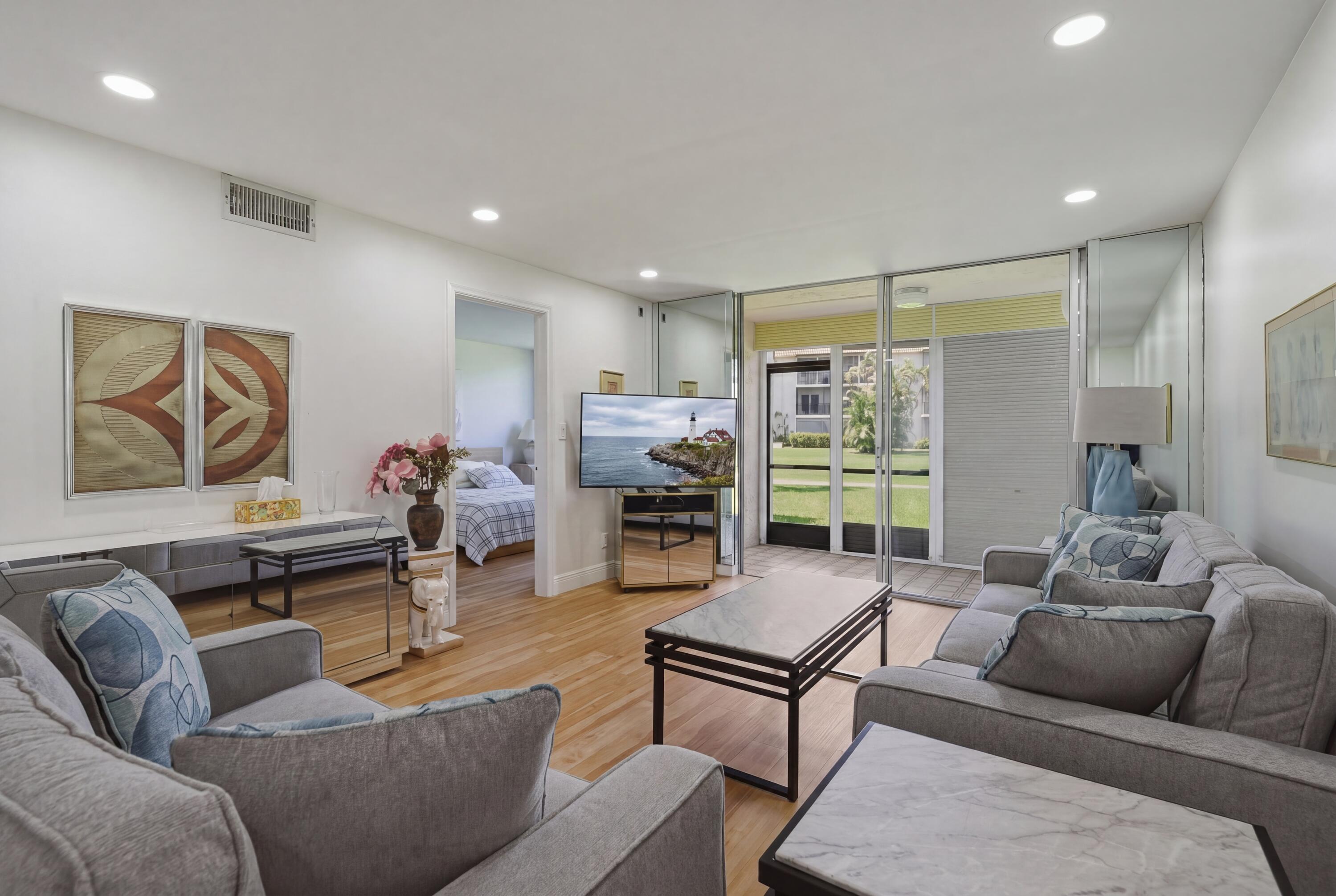 HOLLYBROOK GOLF - Residential Lease