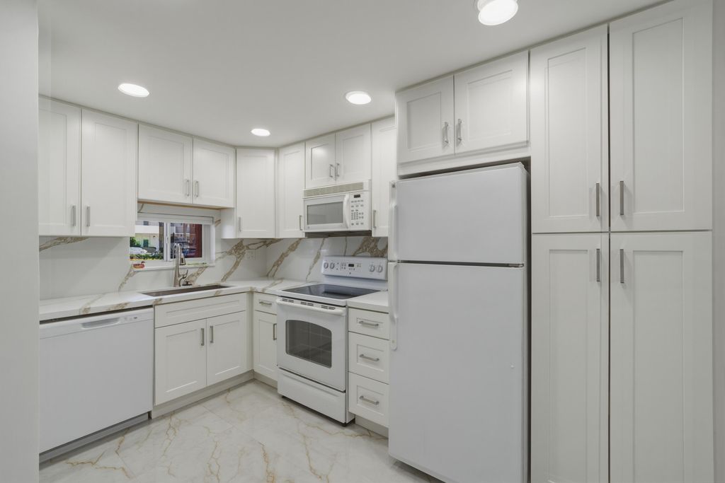 Photo of 371 S Hollybrook Drive #106, Pembroke Pines, FL 33025 (MLS # B26024793)