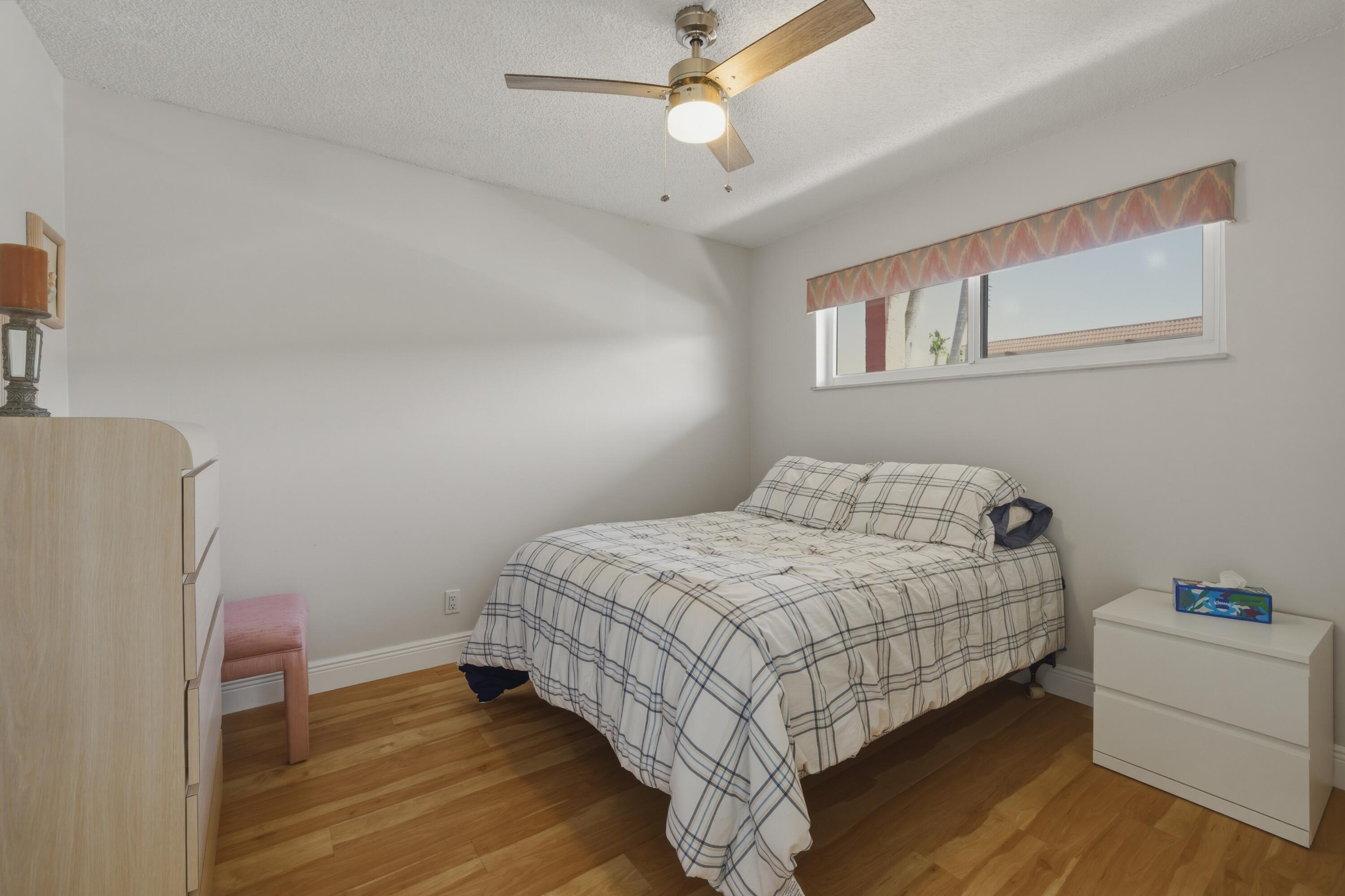 HOLLYBROOK GOLF - Residential Lease