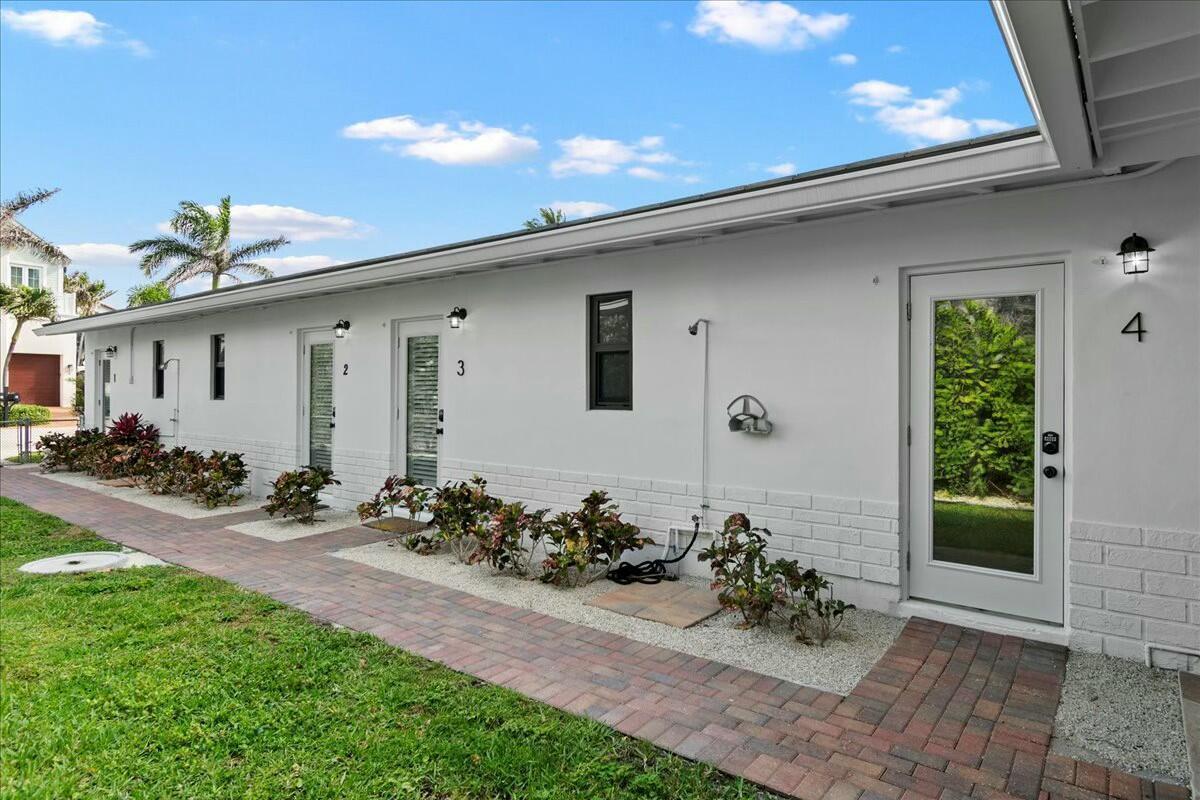 18 Adams Road 4