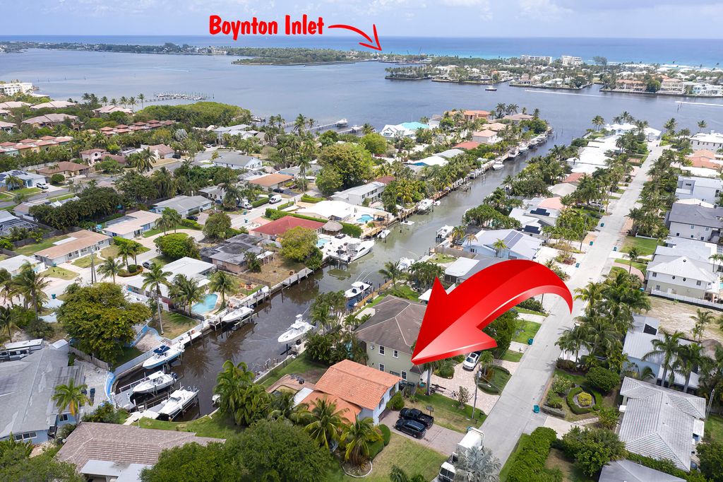 Photo of 635 Shore Drive, Boynton Beach, FL 33435 (MLS # R10796809)