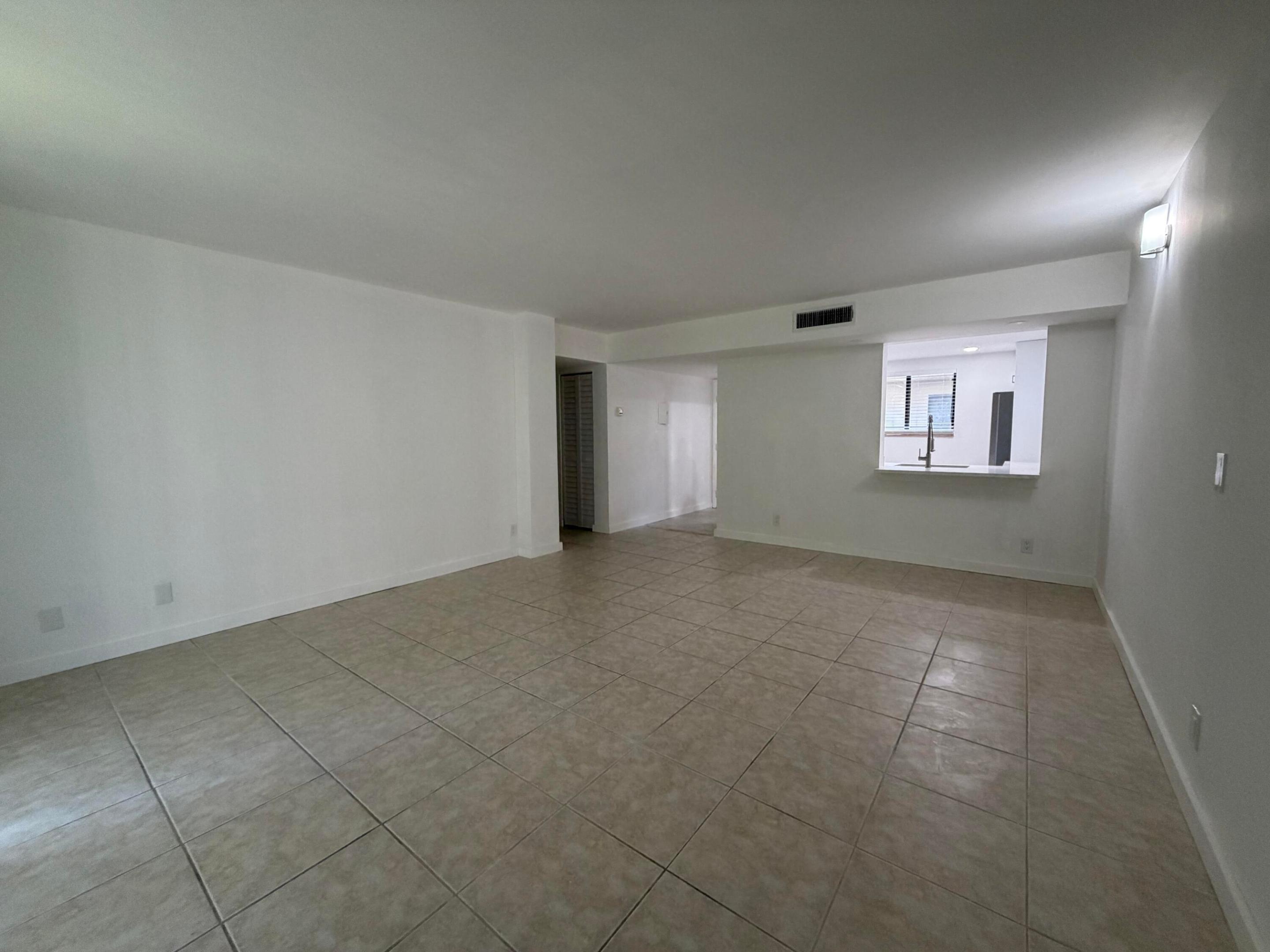 5220 Las Verdes Circle 317