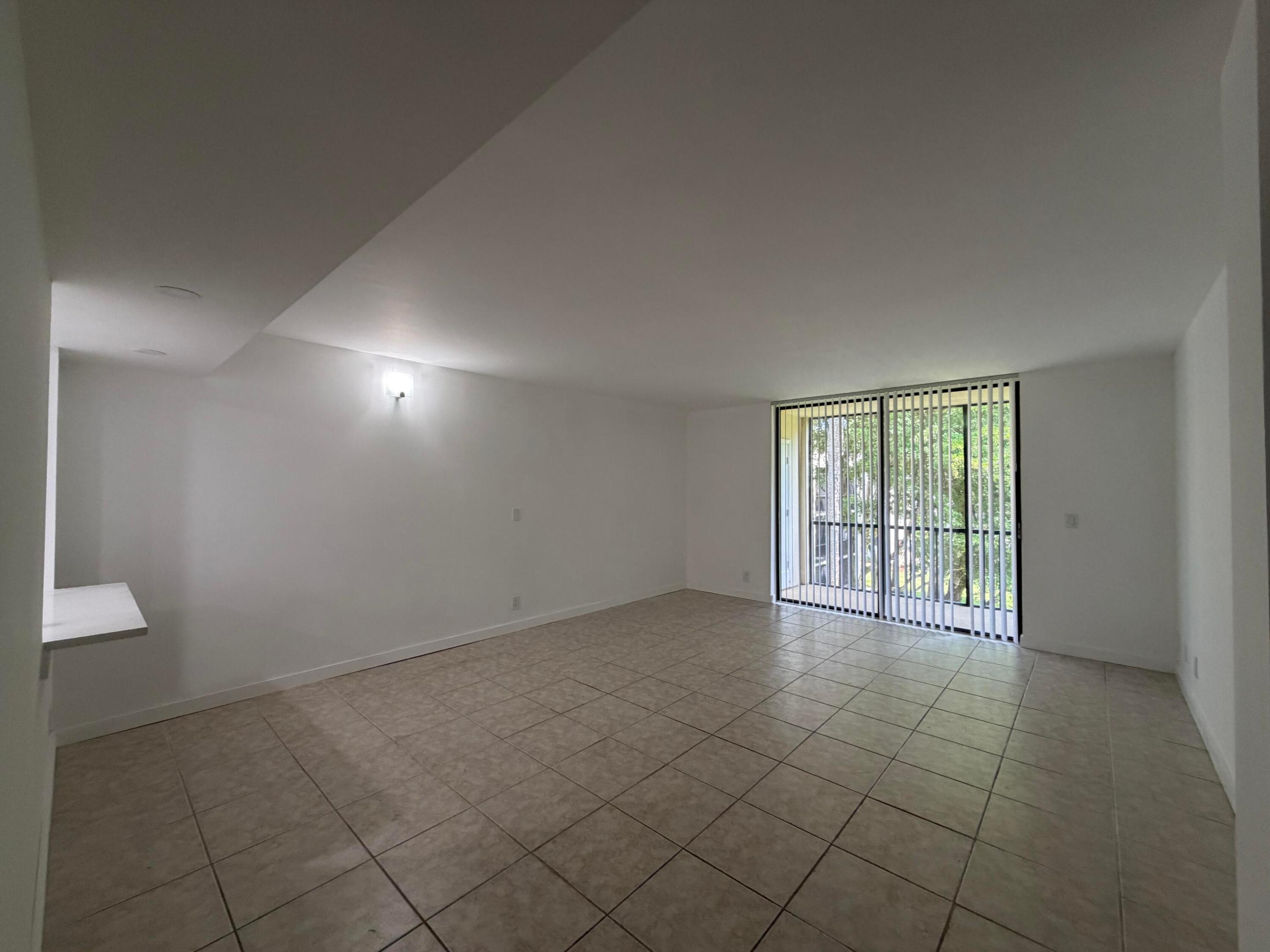 5220 Las Verdes Circle 317