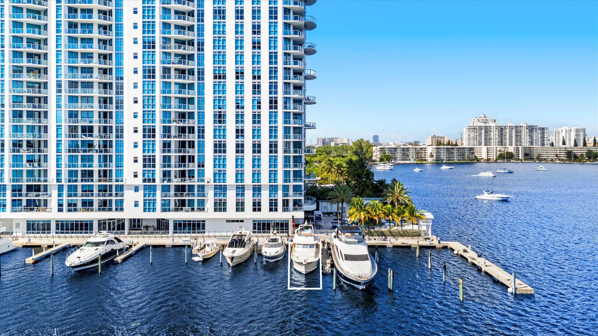 View photos, virtual tours, details... 17301 Biscayne Boulevard #109