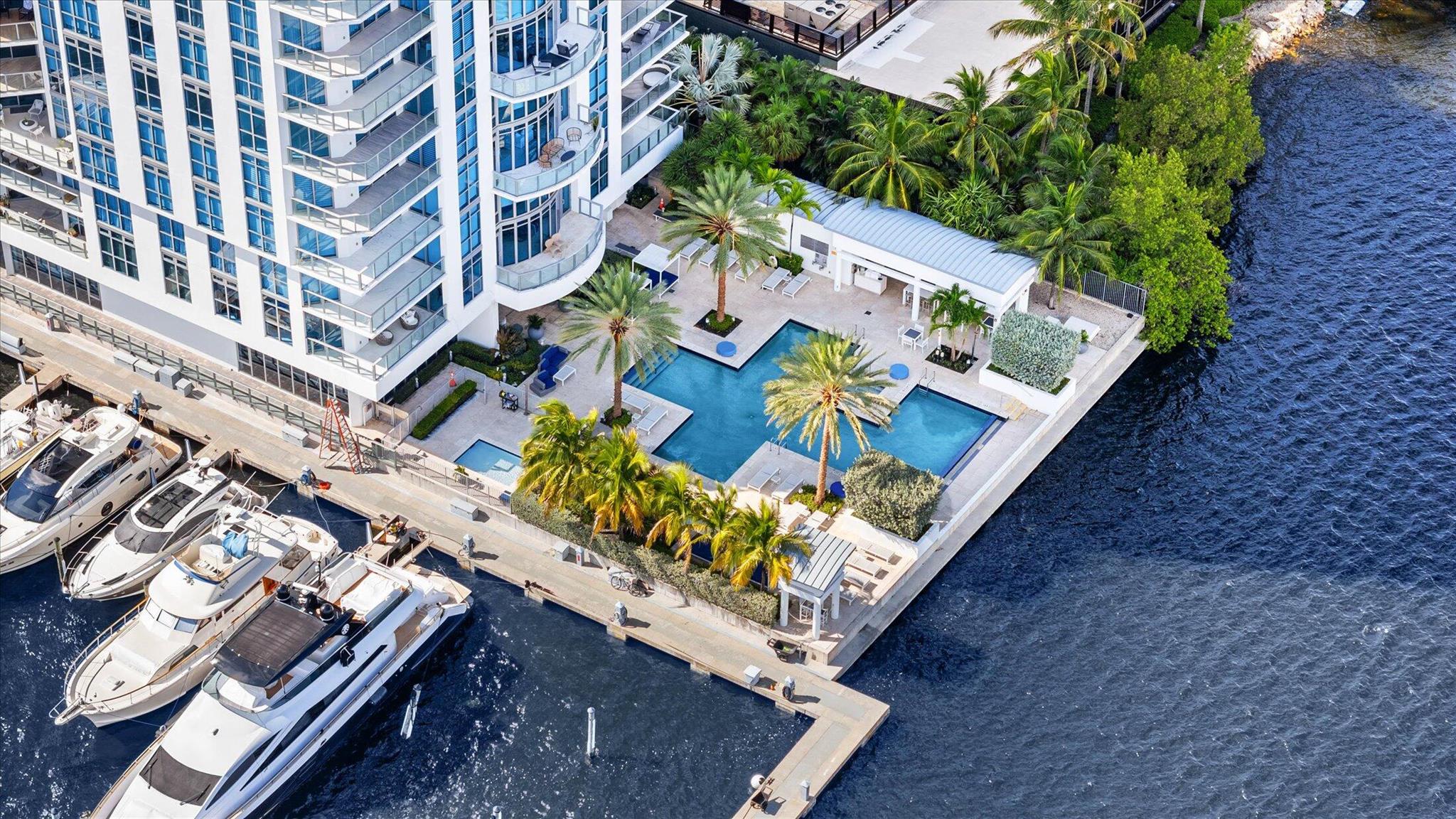 View photos, virtual tours, details... 17301 Biscayne Boulevard #109