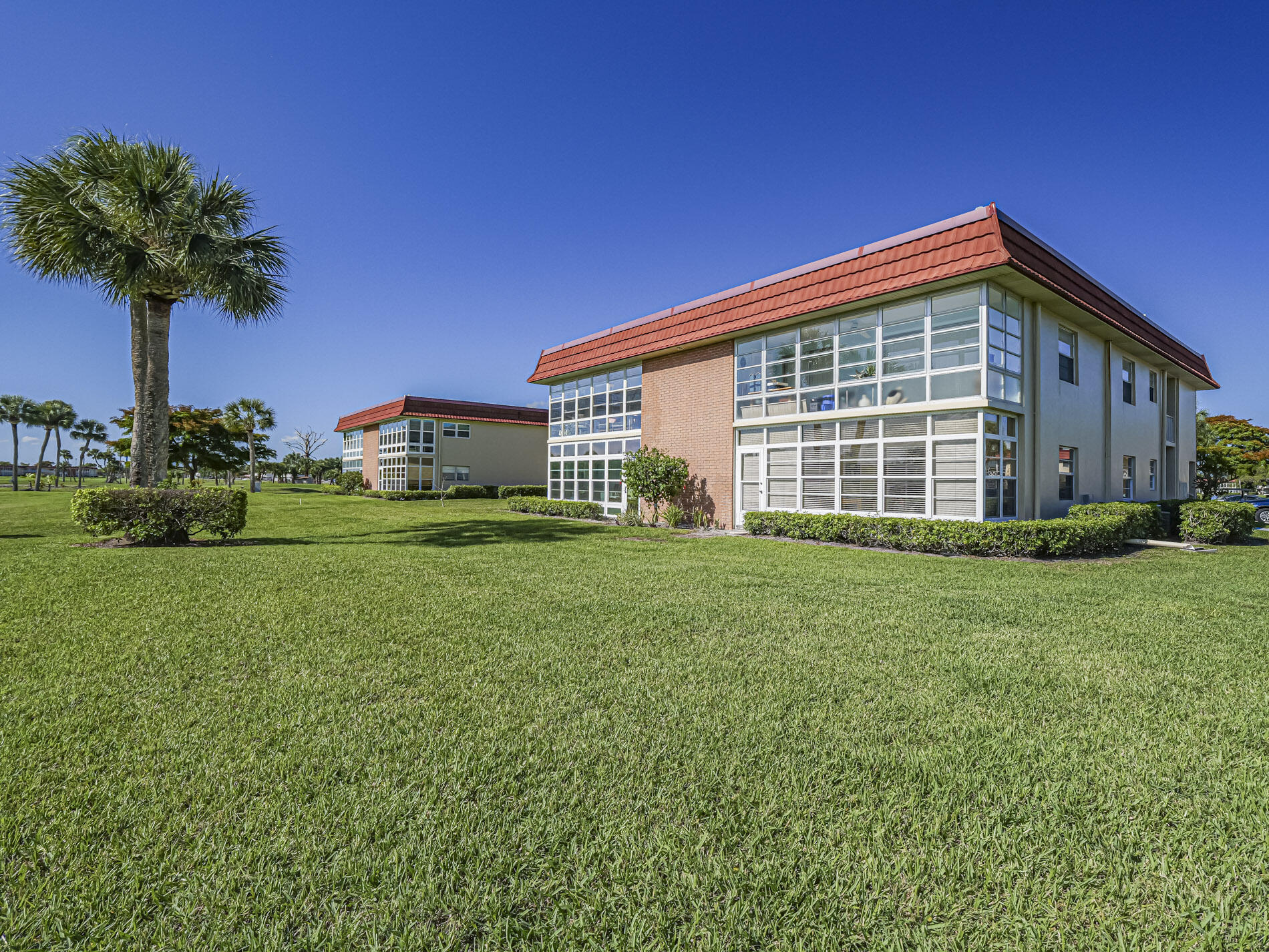 VISTA ROYALE PHASE IV BLDGS 83-111 - Residential