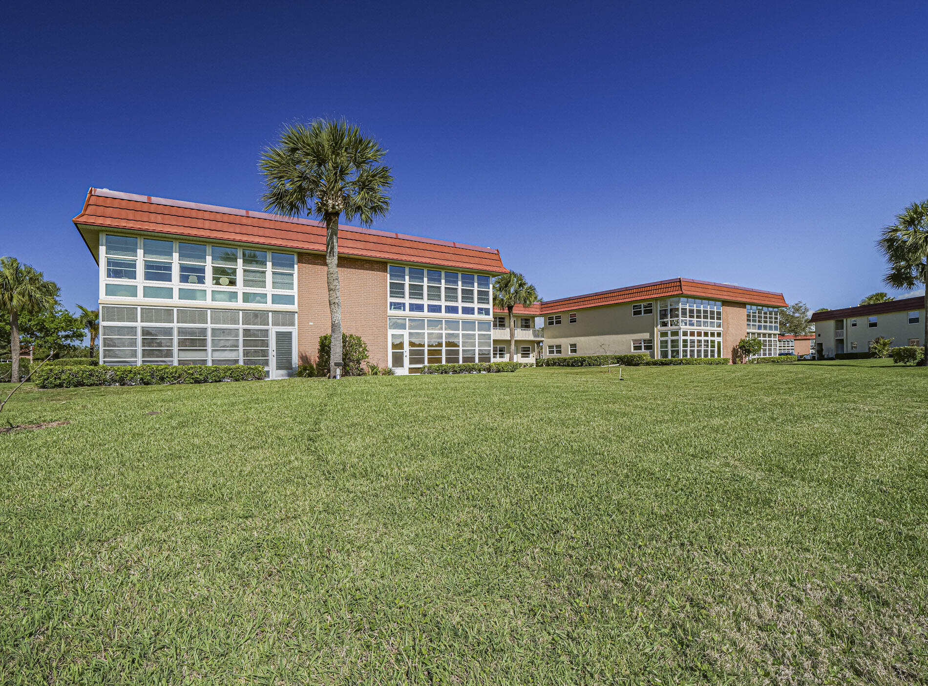 VISTA ROYALE PHASE IV BLDGS 83-111 - Residential