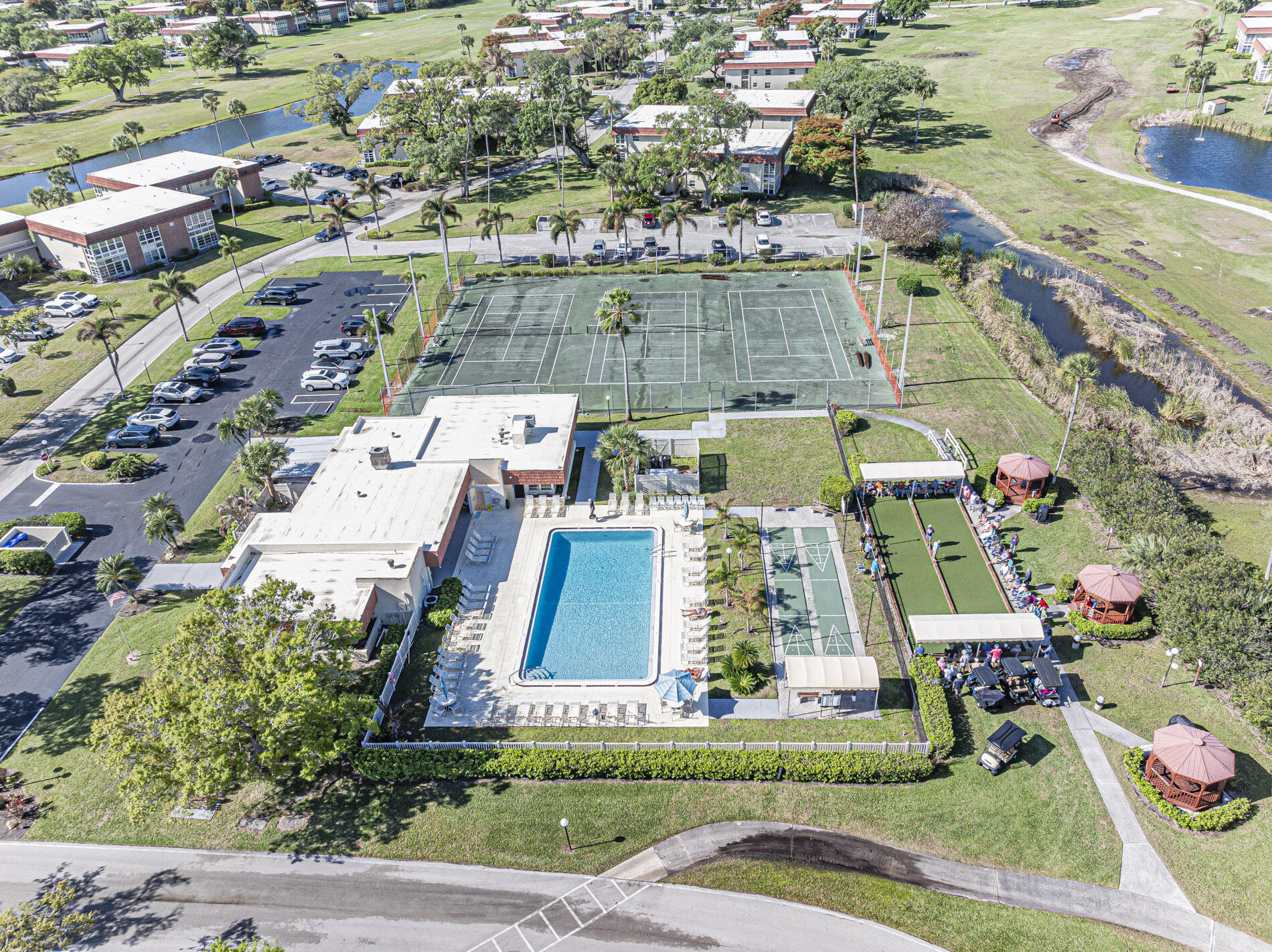 VISTA ROYALE PHASE IV BLDGS 83-111 - Residential