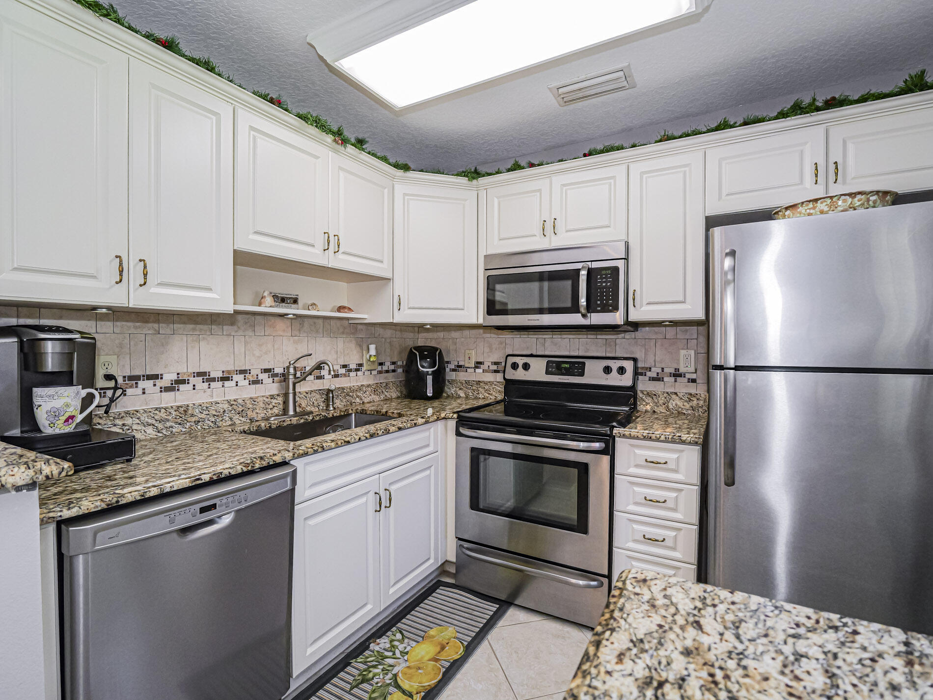 VISTA ROYALE PHASE IV BLDGS 83-111 - Residential