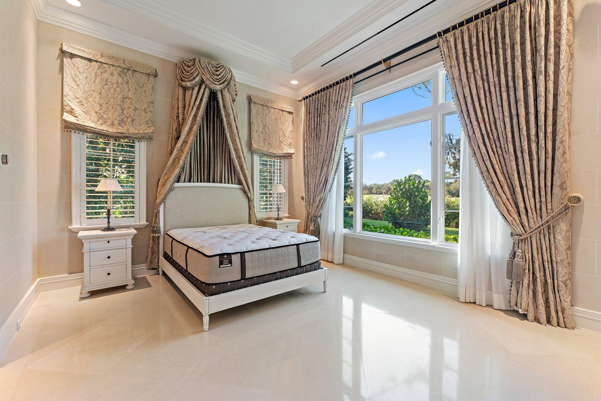 BEARS CLUB - Residential