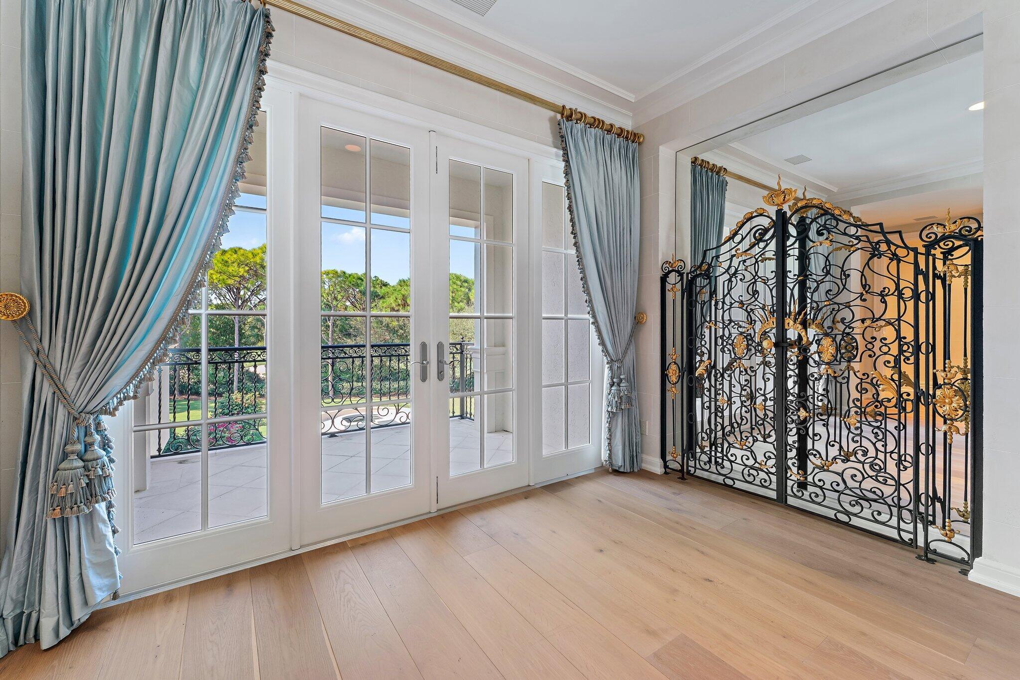 BEARS CLUB - Residential