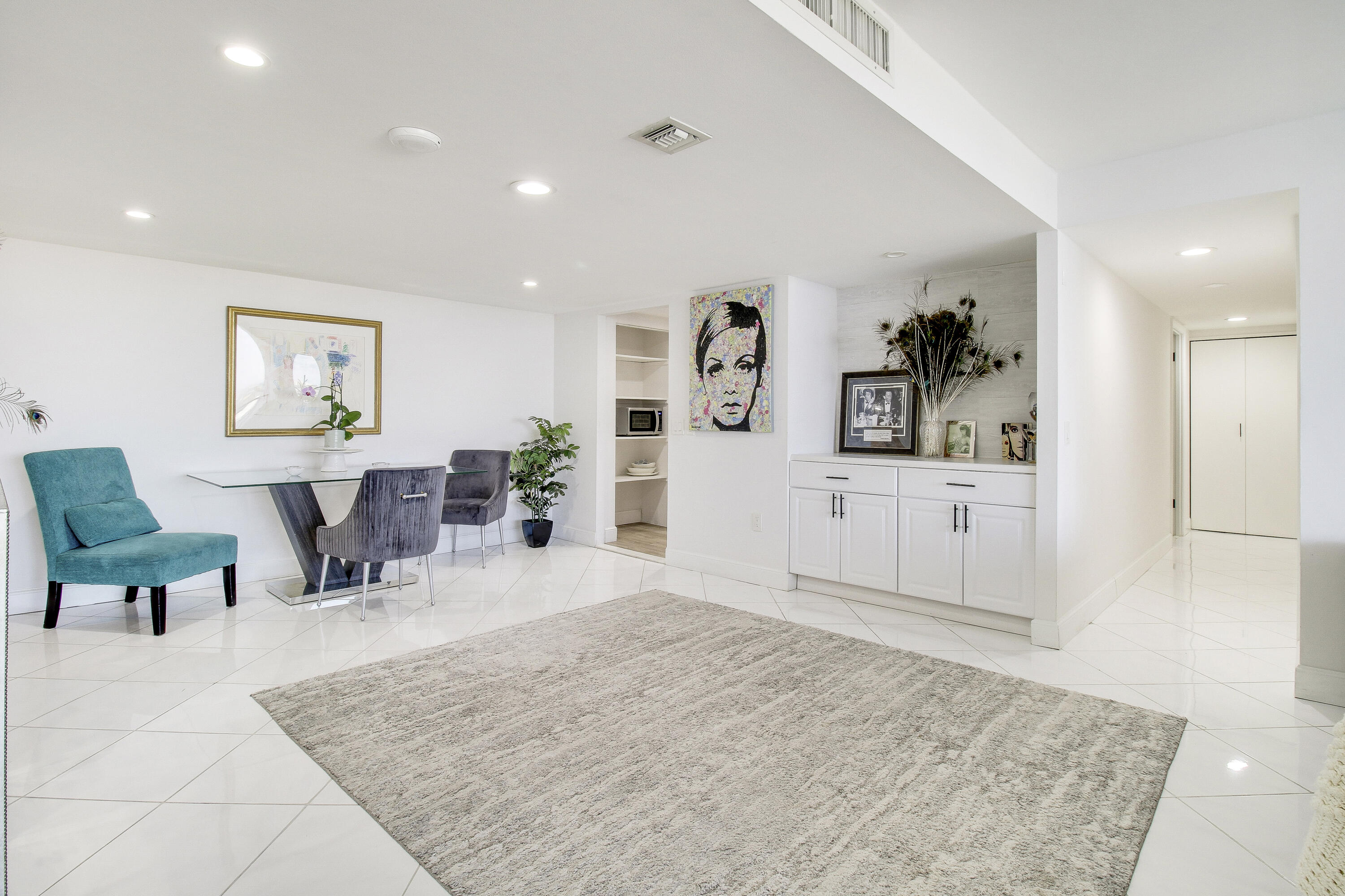 PALM BEACH HOUSE CONDO - Residential Lease