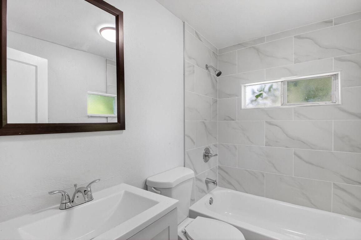 TOWN OF LAKE WORTH LTS 28 & 29 BLK 127 - Residential Income