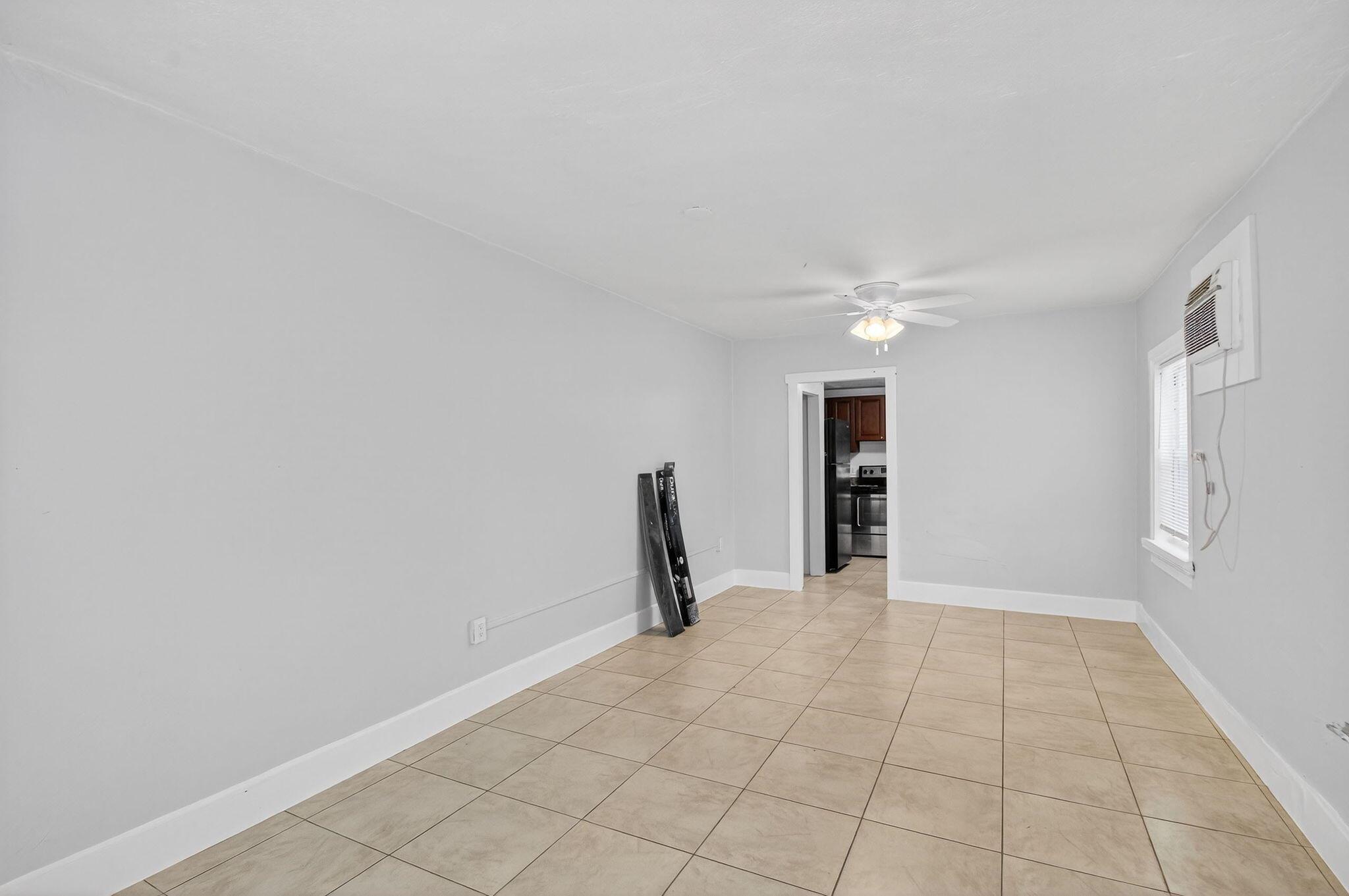 TOWN OF LAKE WORTH LTS 28 - Residential Income