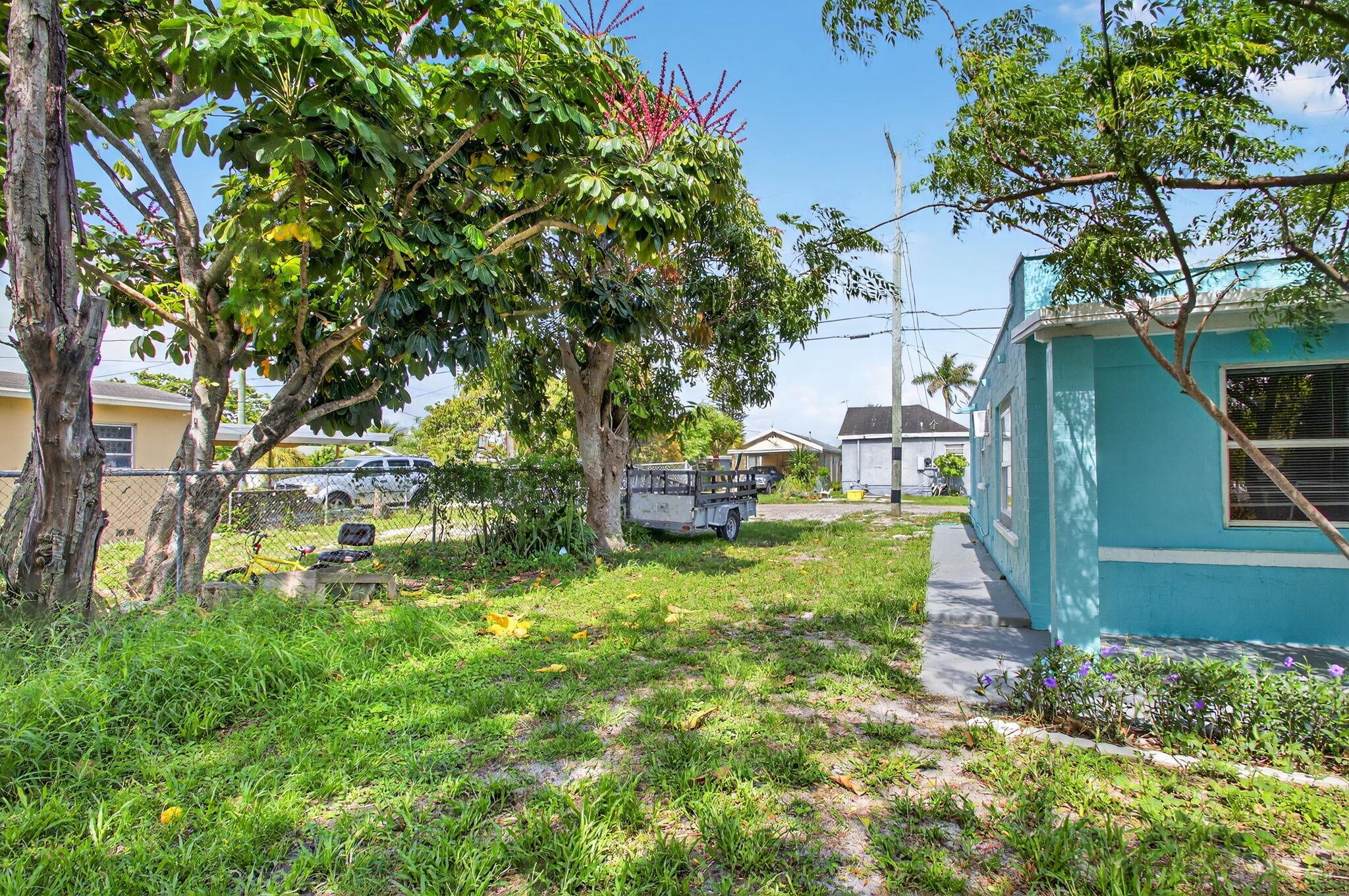 TOWN OF LAKE WORTH LTS 28 - Residential Income