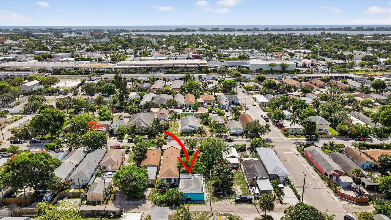 TOWN OF LAKE WORTH LTS 28 & 29 BLK 127 - Residential Income