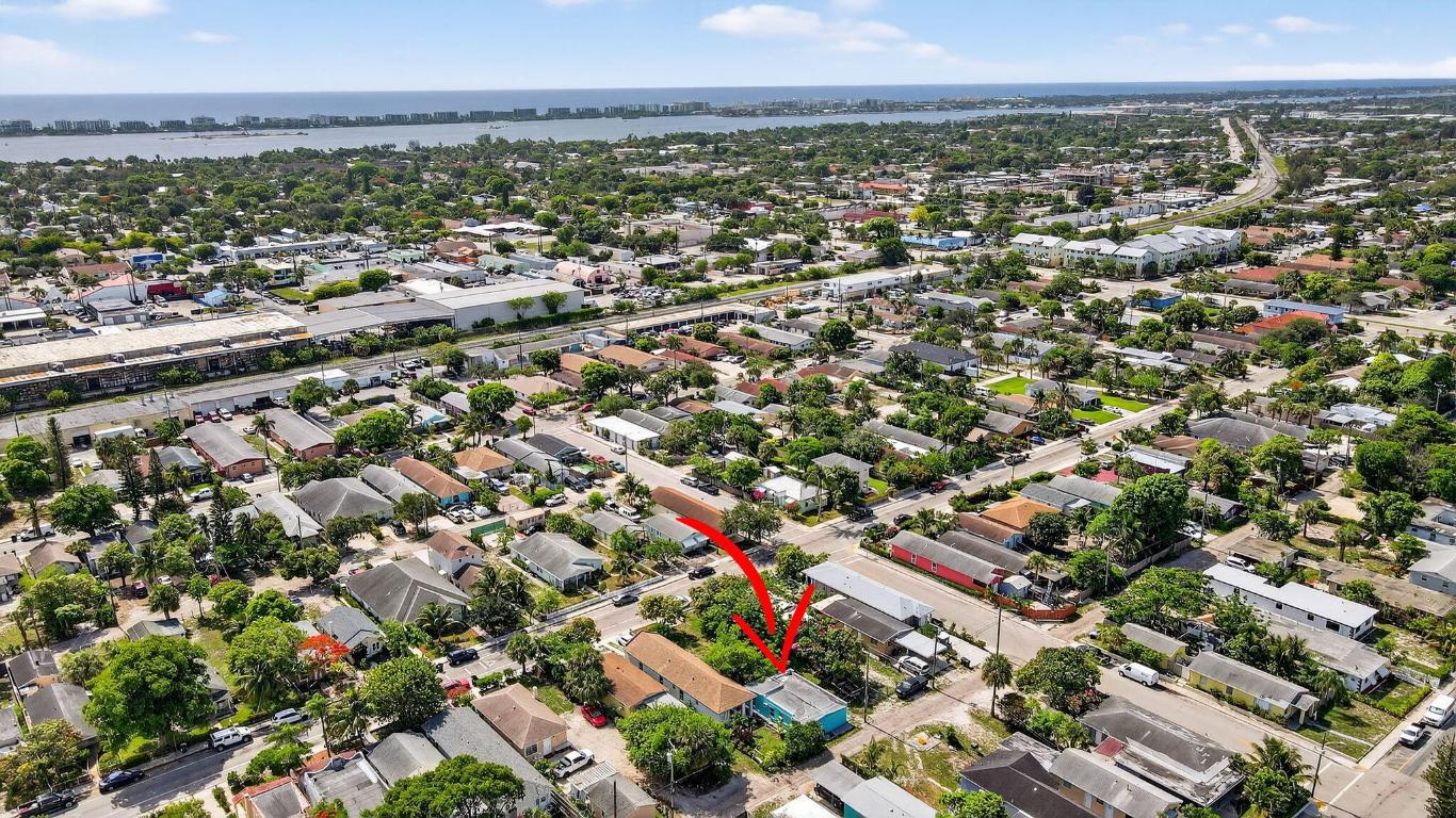 TOWN OF LAKE WORTH LTS 28 & 29 BLK 127 - Residential Income