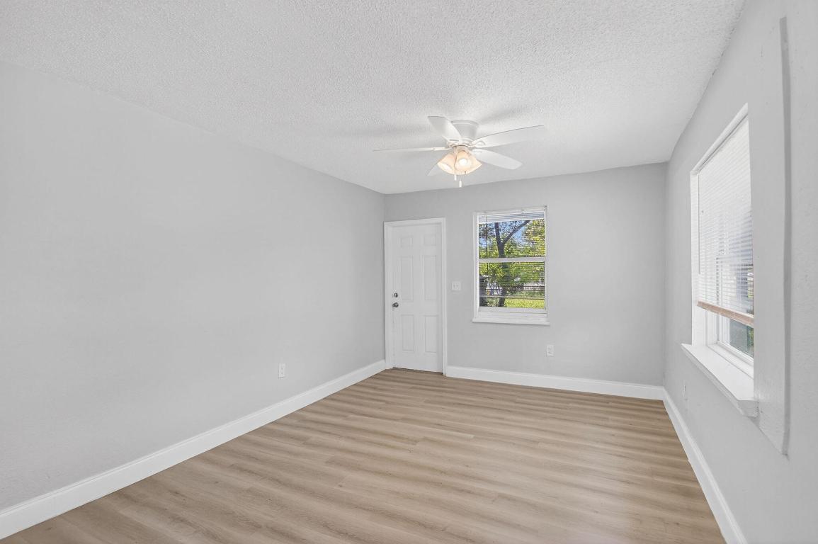 TOWN OF LAKE WORTH LTS 28 & 29 BLK 127 - Residential Income