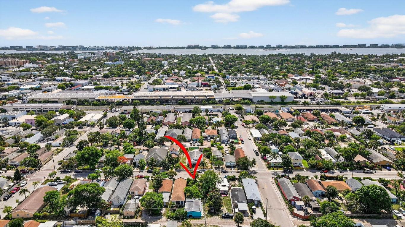 TOWN OF LAKE WORTH LTS 28 & 29 BLK 127 - Residential Income