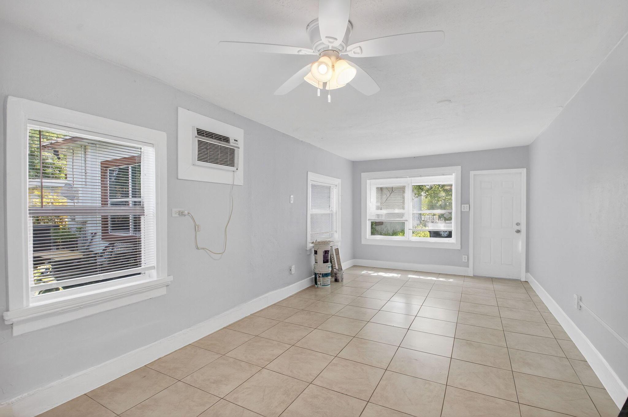 TOWN OF LAKE WORTH LTS 28 - Residential Income