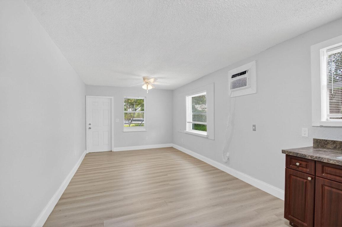 TOWN OF LAKE WORTH LTS 28 & 29 BLK 127 - Residential Income