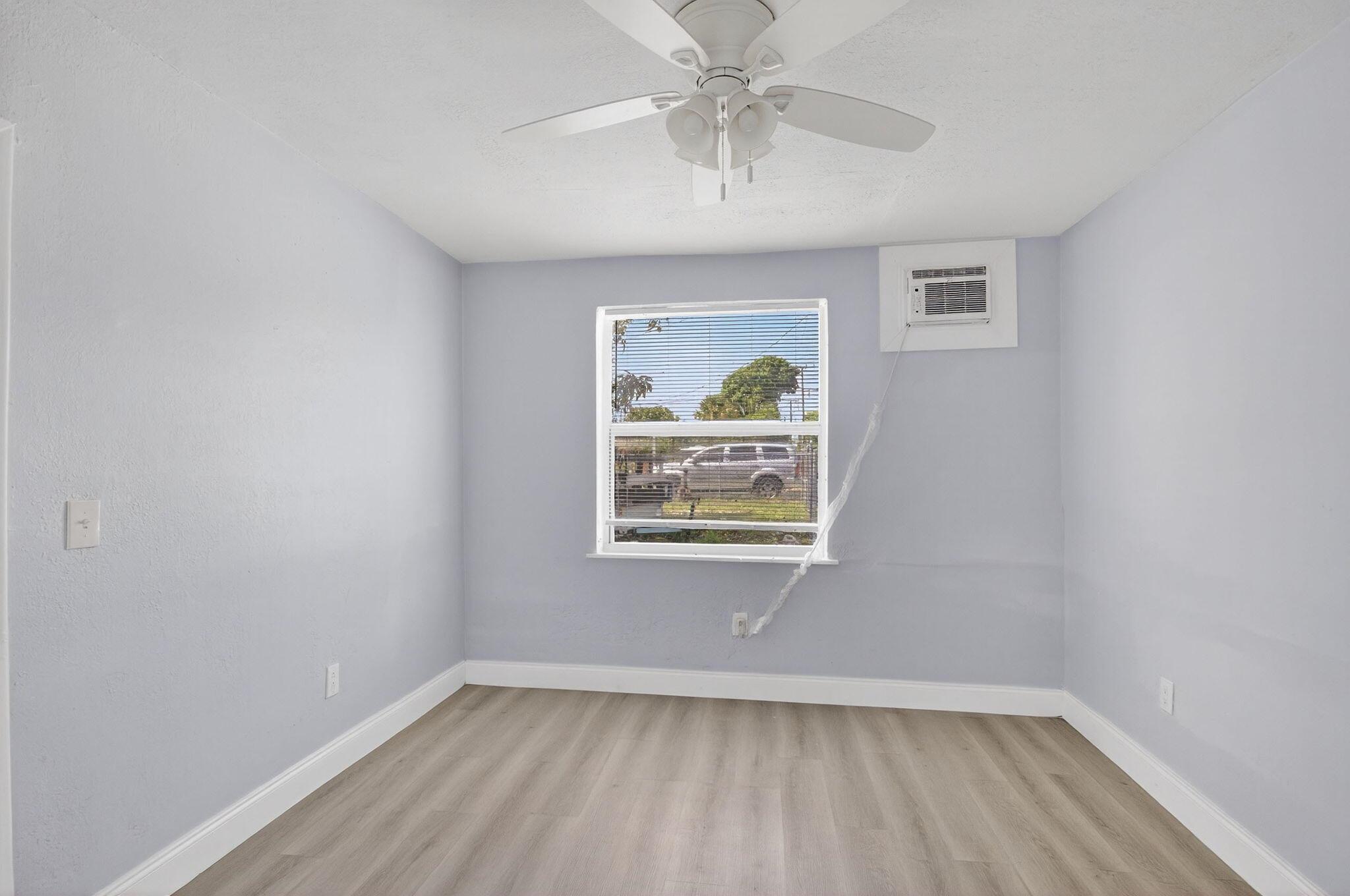 TOWN OF LAKE WORTH LTS 28 - Residential Income