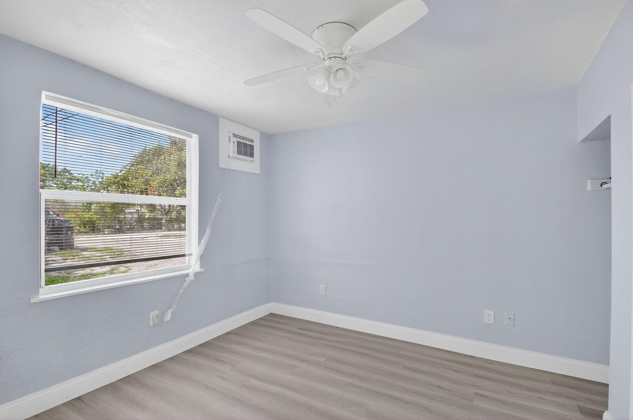 TOWN OF LAKE WORTH LTS 28 - Residential Income