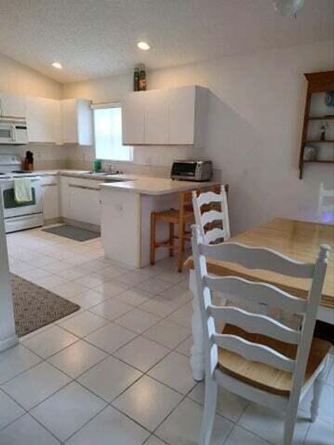1899 Oak Berry Circle Wellington FL 33414