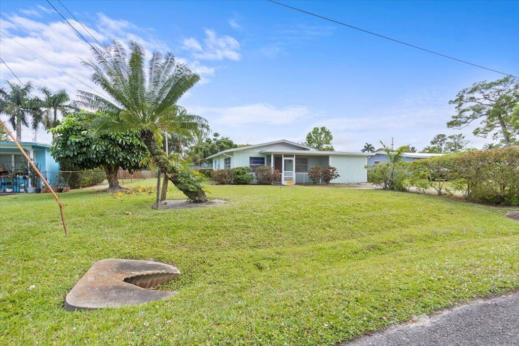Photo of 1266 SW 29th Terrace, Palm City, FL 34990 (MLS # R10966089)