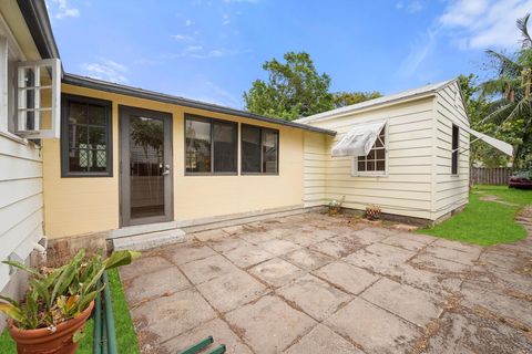 A home in Lake Worth Beach