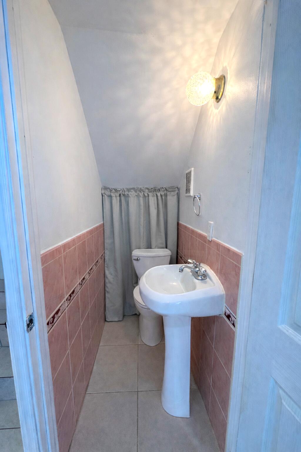 THE COUNTRY TOWNHOMES - Residential