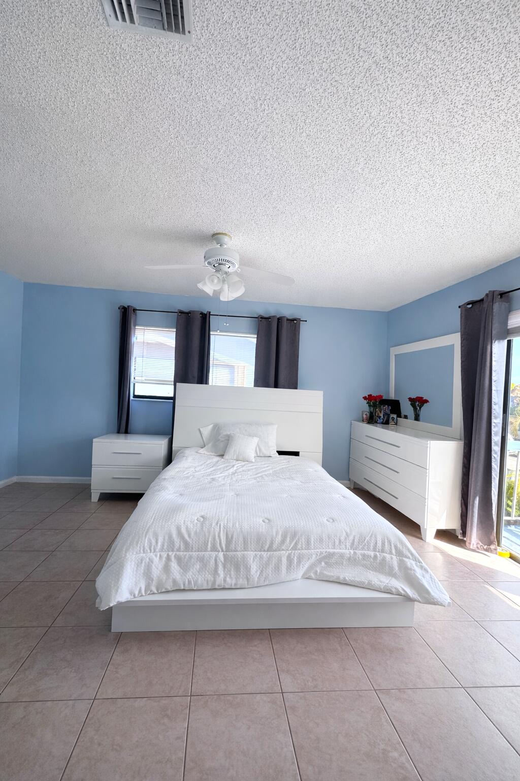 THE COUNTRY TOWNHOMES - Residential