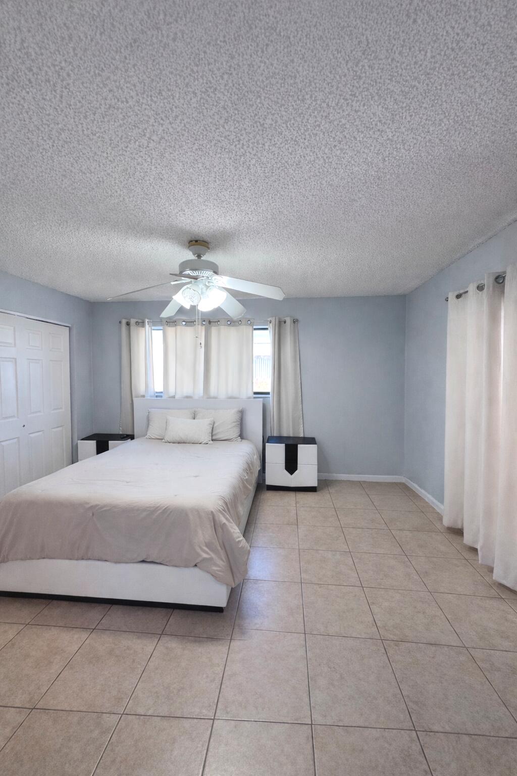 THE COUNTRY TOWNHOMES - Residential