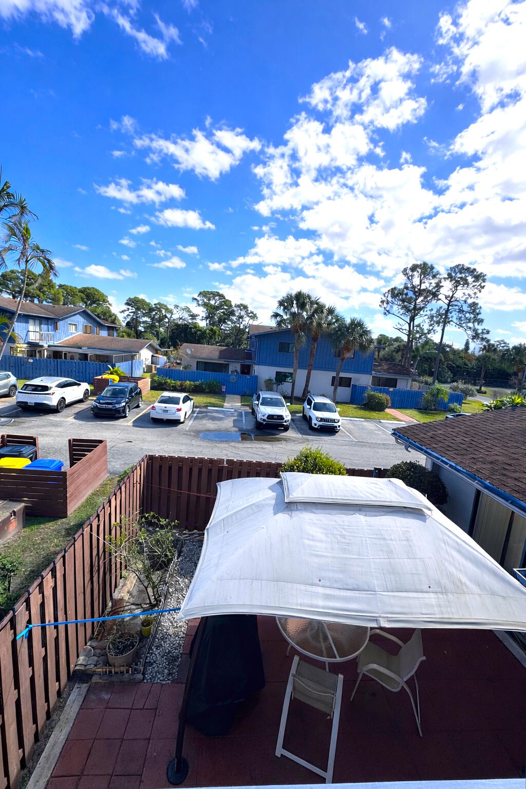 THE COUNTRY TOWNHOMES - Residential